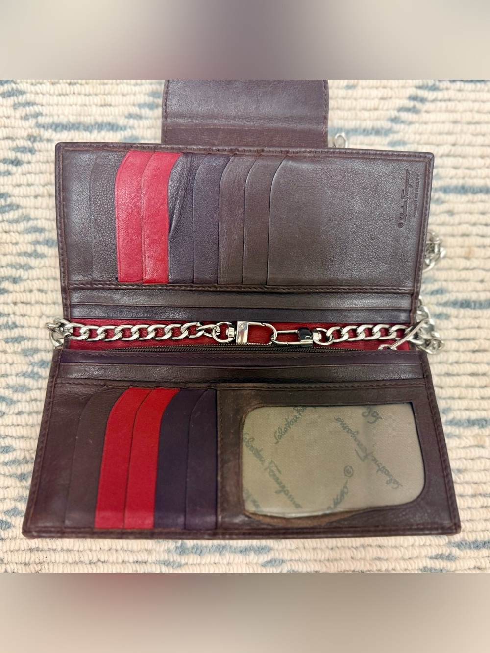 FERRAGAMO Vintage Y2K Red Monogram Embossed Leather 2-Tone Wallet W/ Chain - Picture 13 of 16